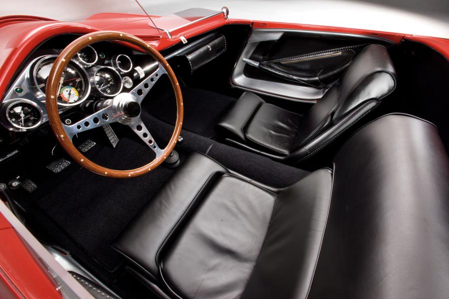 Интерьер Plymouth XNR Concept 1960 года  (фото 20 из 42)